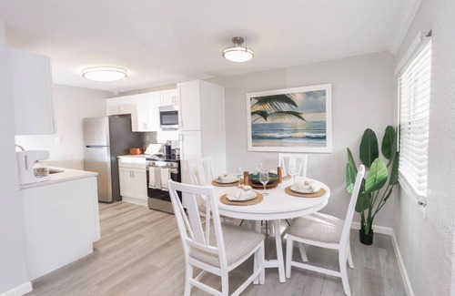 Fort Myers Apartamento | The Riverwalk Retreat | Chic Downtown 2BR Condo