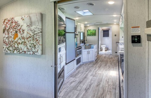 Nemo Casa | The Robin · Quiet · Views · King Bed · Near Trails · WiFi · SmartTV · Weekly -5%