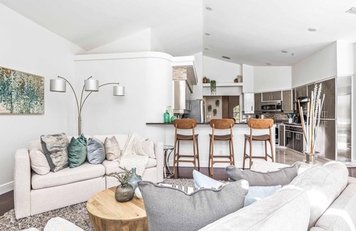 Keystone Casa | The Robins Nest|Lakefront Home w/ Pool & Theater