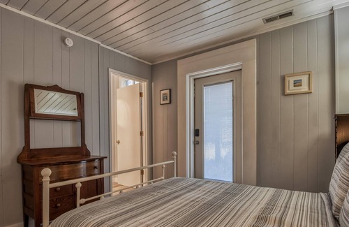 Pacific City Casa | The Rock Inn Yacht
