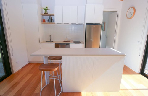 Bright Cabina | The Rocks - Olive Retreat