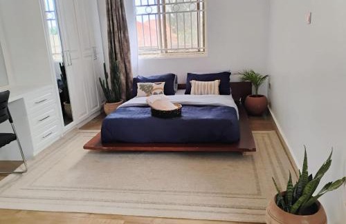 Entebbe Apartamento | The Rocky Apartment lumuli