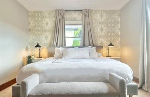 South Hills Casa | The Rogers at Mount Lebanon by Luxe PGH