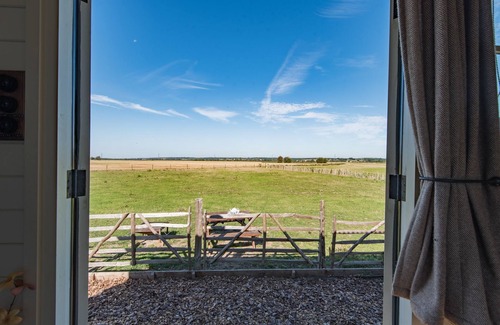 St Mary's Bay Cabina | The Romney - a Shepherds Hut by Bloom Stays that sleeps 4 guests in 1 bedroom