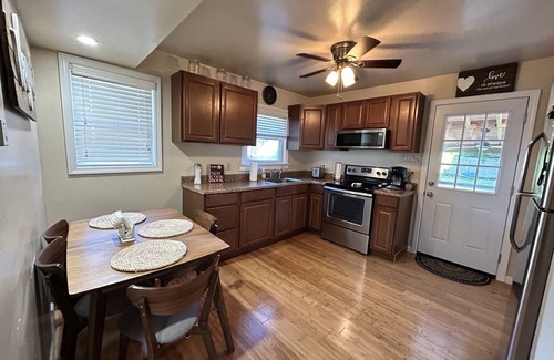 Ronkonkoma Casa | The Ronkonkoma Bungalow