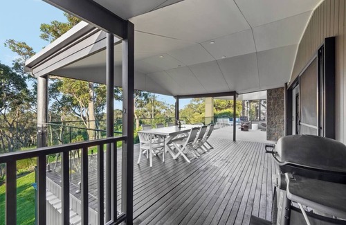 Quedjinup Casa | The Roo House Sprawling Bushland Retreat near Town