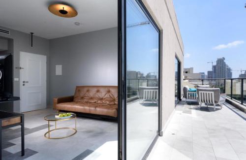 Tel Aviv Hotel | The Roof - By Sea Land Suites