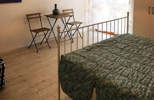 Bellariva Villa | La sala en el taller de arte - a 10 minutos de la playa.