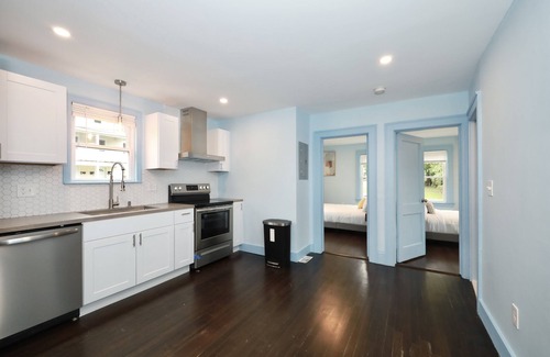 Center Apartamento | The Roosevelt 1, near mall, sleeps 6, Stylish, Parking, quiet area
