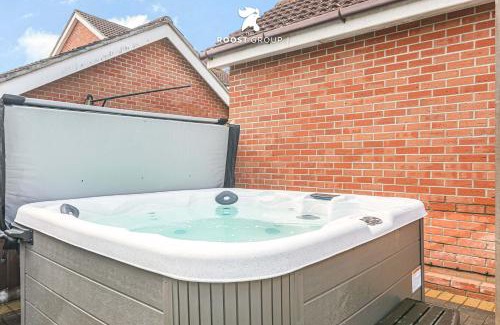 Chafford Hundred Casa | The Roost Group - 8-Bed Home, 5 Mins to M25&A13