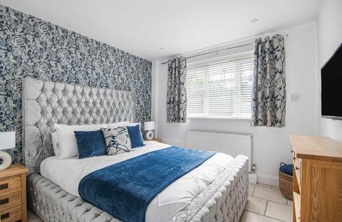 Brands Hatch Casa | The Roost Group - Brands Hatch 6 Bedroom Home