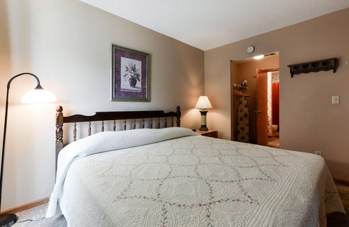 Table Rock Condominio | The Roost Royale