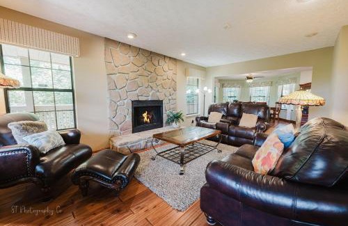 Gatlinburg Casa | The Rose cabin