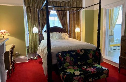 Downtown St. John's Cama Y Desayuno | The Roses Heritage Inn