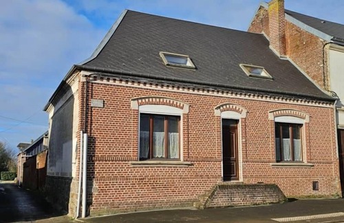 Mailly-Maillet Casa | The Roses of Remembrance, Les Roses du Souvenir