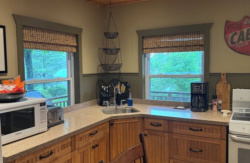 Utterson Cabaña | The Rosie - Muskoka Cottage on Semi Private Lake