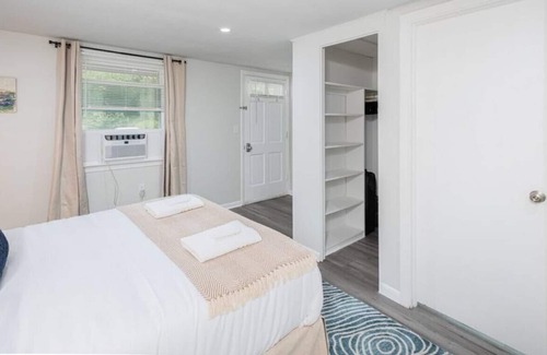 Old Mystic Apartamento | The Rossie Studio · Near Mystic, Casinos + USCGA