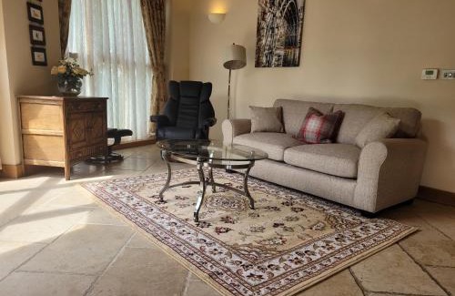 Albrighton Apartamento | The Round House at Boningale Manor