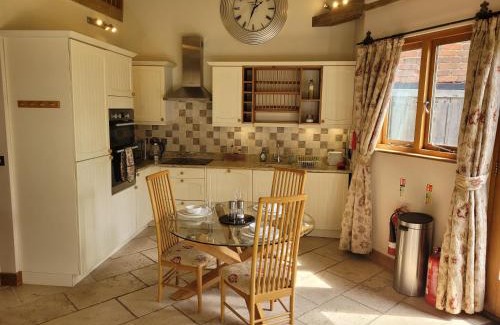 Albrighton Apartamento | The Round House at Boningale Manor