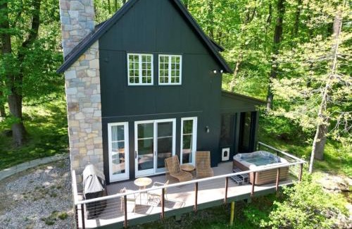 Wrightsville Casa | The Roundtop Chalet romantic couples getaway