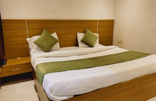 Vrindavan Complejo | THE ROYAL CARGO RESORT