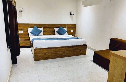 Vrindavan Complejo | THE ROYAL CARGO RESORT