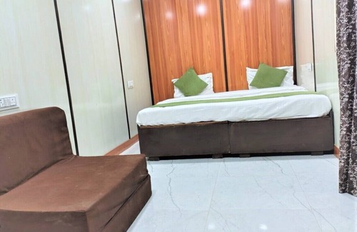 Vrindavan Complejo | THE ROYAL CARGO RESORT
