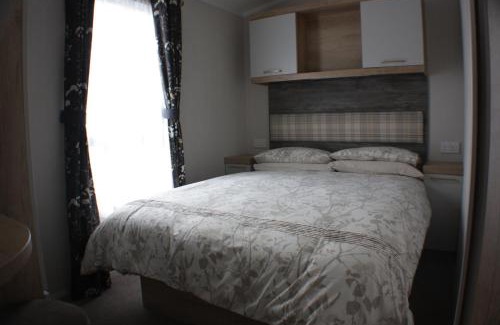 Westleigh Complejo | The Royal Clovelly caravan with sea views