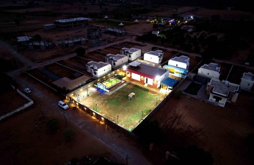 Village Hokra Complejo | THE ROYAL FARM