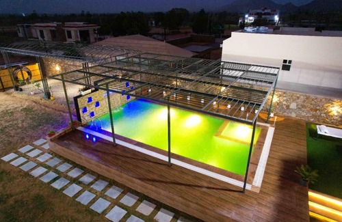Village Hokra Complejo | THE ROYAL FARM