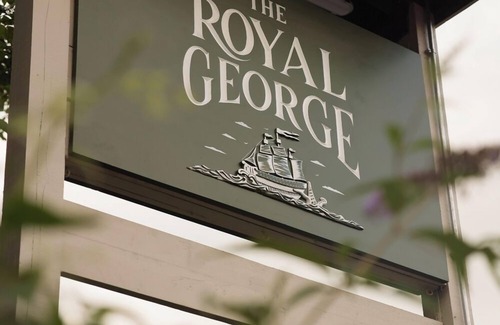 Tintern Hotel | The Royal George