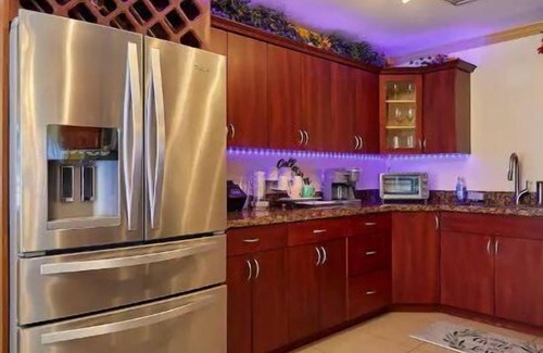 Lake Worth Corridor Casa | The Royal Oasis heated pool