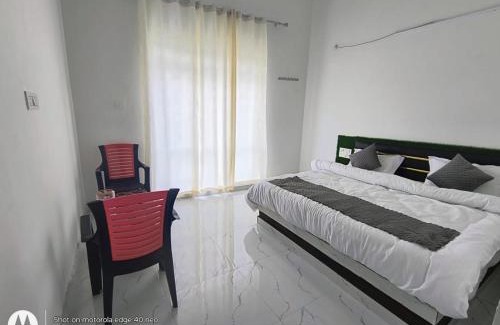 Narainkoti Hotel | The Royal Queen Hotel