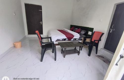 Narainkoti Hotel | The Royal Queen Hotel