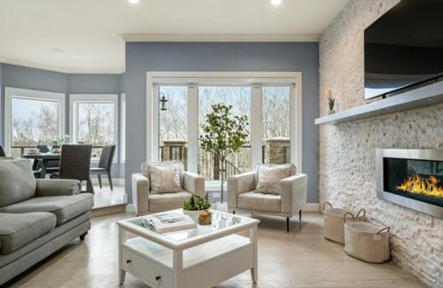 Southwest Calgary Casa | The Royal Ravine Luxury Retreat