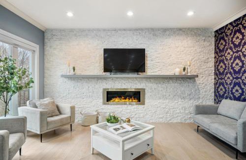 Southwest Calgary Casa | The Royal Ravine Luxury Retreat