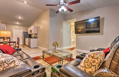 Pensacola Heights Casa | 'The Royal Retreat' ~ 10 Mi to Local Beaches!