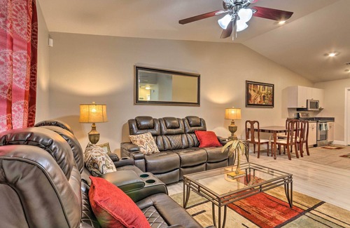 Pensacola Heights Casa | 'The Royal Retreat' ~ 10 Mi to Local Beaches!