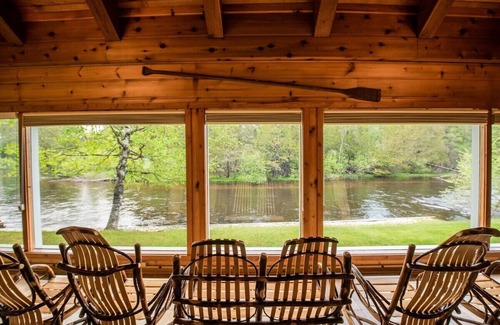 Grayling Cabina | Refugio privado, en el norte, para grupos grandes, ideal para familias en el río AuSable