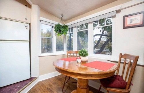 Lower Avenues Apartamento | The Ruby Suite - Charming Historic Avenues's Apt