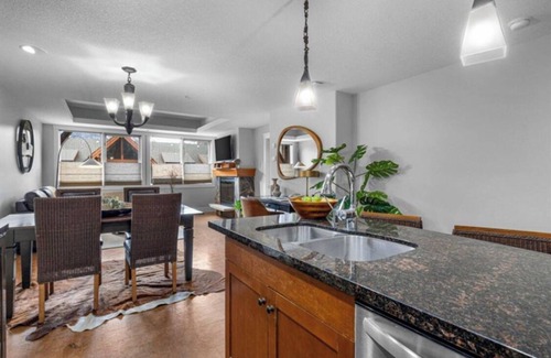 Canmore Condominio | The Rundle Rock Retreat - Luxurious~Mountain Views