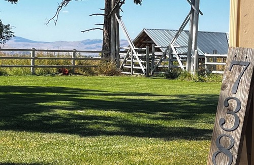 Arlee Casa | The Russian Olive Homestead