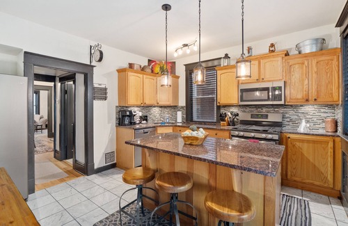 Shaw Casa | The RUSTIC CITY INN: Centrally located to everything, in beautiful Tower Grove