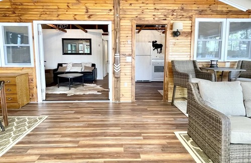 Hillsboro Cabaña | The Rustic Retreat - Lakefront Cottage on Franklin Pierce Lake!
