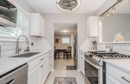 Wichita Falls Casa | The Rustic Star Cottage! Adorable1-bedroom house in Wichita Falls with AC, WiFi