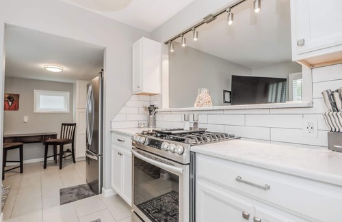 Wichita Falls Casa | The Rustic Star Cottage! Adorable1-bedroom house in Wichita Falls with AC, WiFi