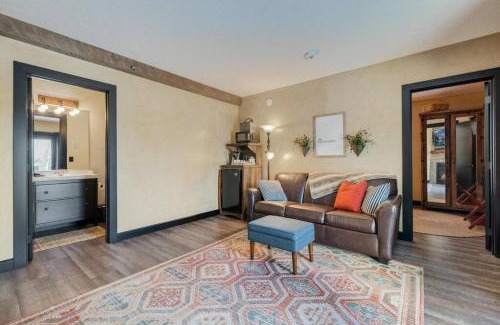 Berlin Apartamento | The Rustic Suite - Main Street Lodge in Berlin