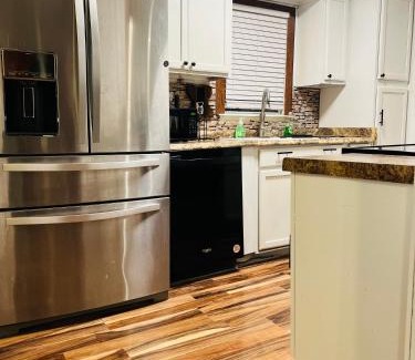 Smith County Casa | The Sabine River Retreat - The Black Collection
