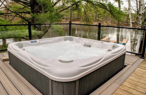 Gloversville Casa | The Sacandaga Lakeside Escape - NEWLY RENOVATED 2024!