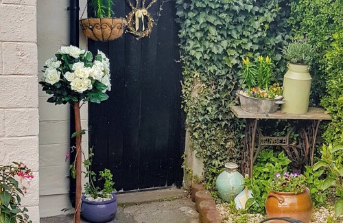 West Boldon Cabaña | The Saddlers Cottage